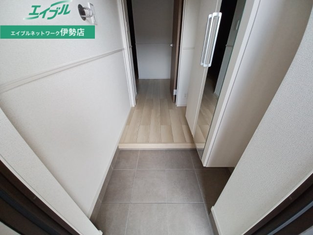 玄関　同タイプのお部屋の参考写真です。