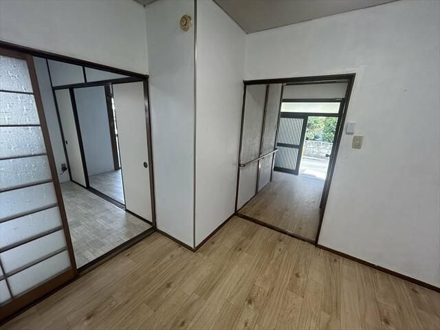 小船越町貸一戸建の居間写真