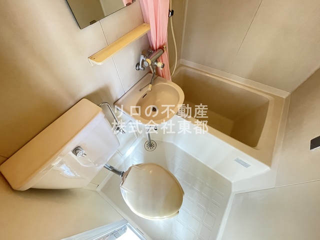 トイレ　白を基調とした空間で清潔感のあるトイレです♪