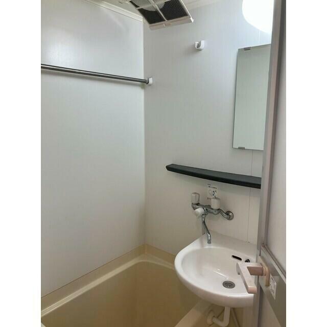 バス・シャワールーム　※別部屋の参考写真です。