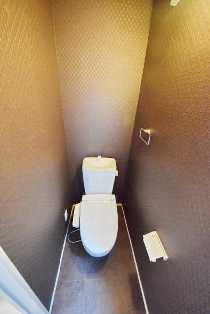 トイレ　温水洗浄便座付き