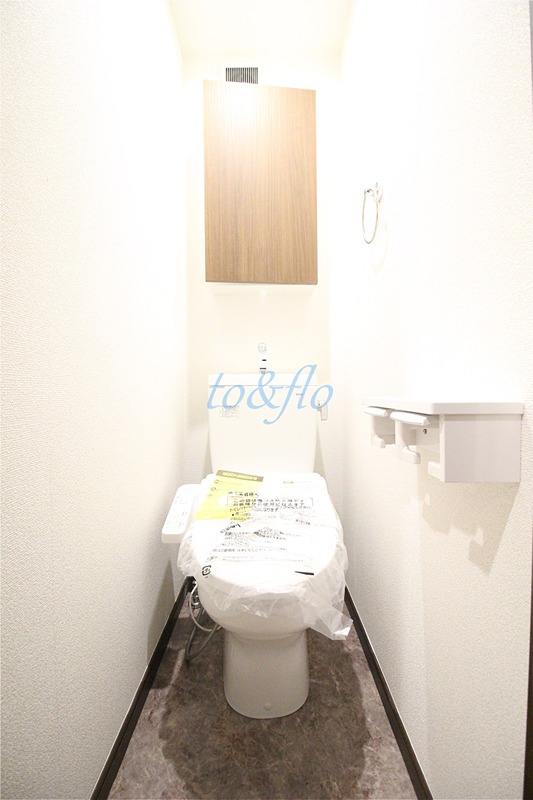 ＪＲ南武線 武蔵新城駅 徒歩6分 3階建 築4年のトイレ写真