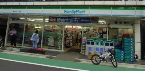 コンビニ　ファミリーマート旗の台５丁目店（コンビニ）まで575m