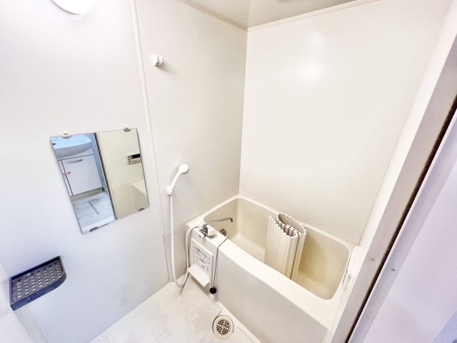 バス・シャワールーム　※別部屋参考写真