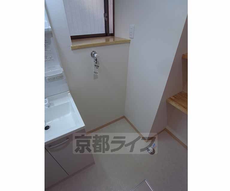 その他設備　室内に洗濯機おけます。