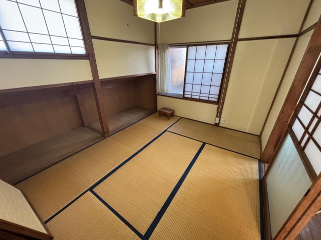 収納　収納も備えた使い勝手のよい和室。