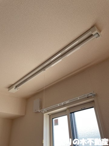 その他設備　室内物干し