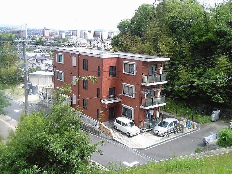 三島郡島本町桜井のマンションの建物外観