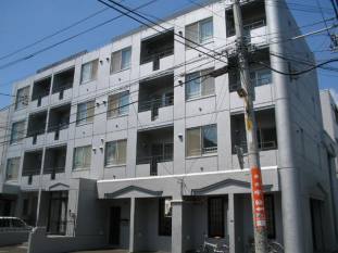 札幌市南区澄川二条のマンションの建物外観