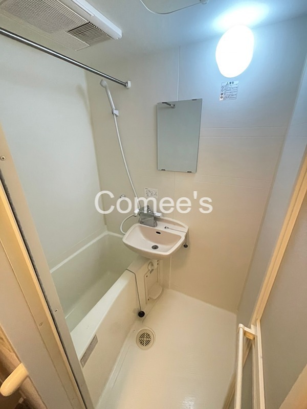 バス・シャワールーム　バスルーム