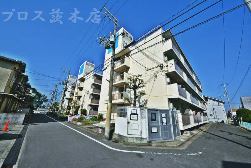 茨木市橋の内のマンションの建物外観