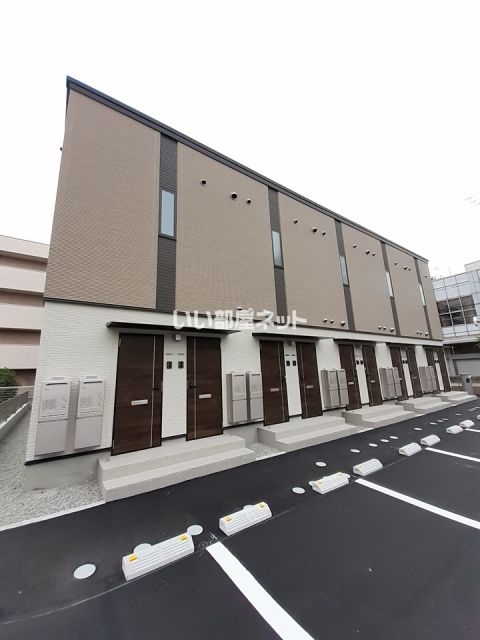 【姫路市広畑区東新町のアパートの建物外観】