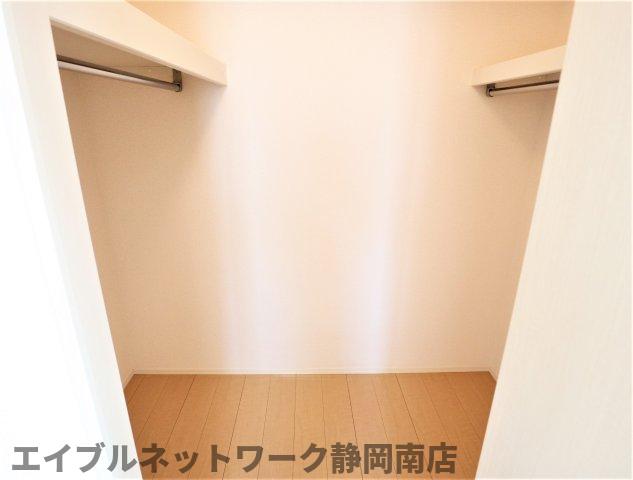 収納　ウォークインクローゼット