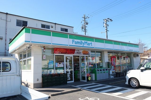 【多治見市小名田町のアパートのコンビニ】