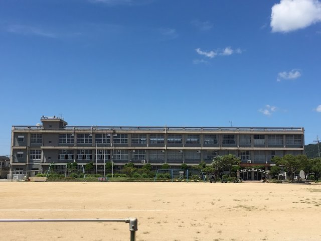 【タウンさらIIの小学校】