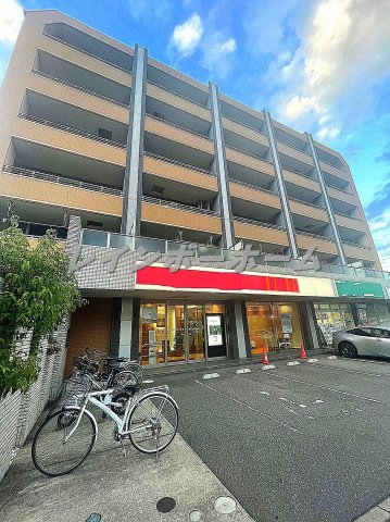 鎌ケ谷市新鎌ケ谷のマンションの建物外観