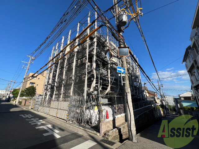 【神戸市中央区上筒井通のアパートのエントランス】