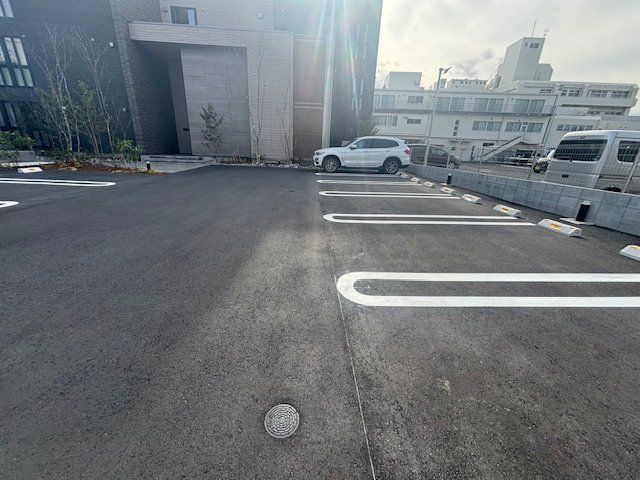 【新座市北野のマンションの駐車場】