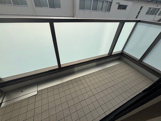 【新座市北野のマンションのバルコニー】