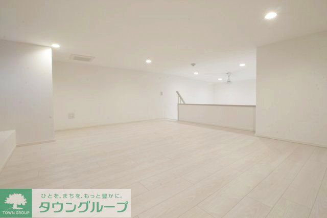 【四街道市鹿渡のマンションのロビー】