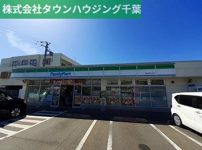 【四街道市鹿渡のマンションのコンビニ】