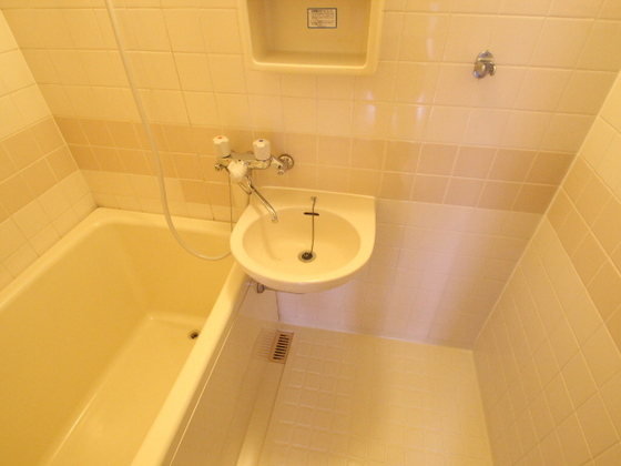 洗面設備　※別の部屋の写真です。