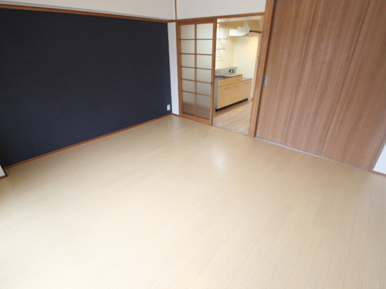 居室・リビング　※別の部屋の写真です。