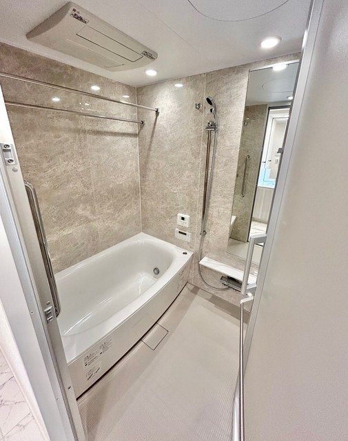 バス・シャワールーム　浴室暖房乾燥機・追焚機能付