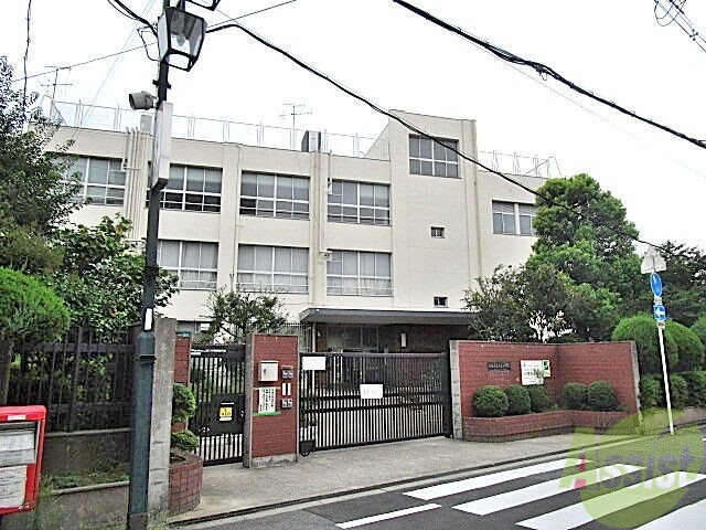 【大阪市淀川区木川西のマンションの小学校】