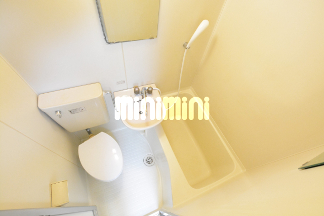 バス・シャワールーム　きれいなバスルームです