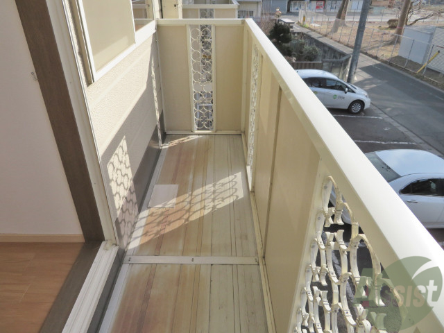 バルコニー　バルコニーが付いて晴れた日は洗濯物が干せますね