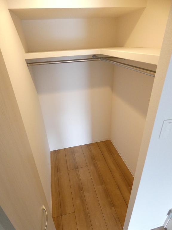 収納　ウォークインクローゼット※別部屋参考写真