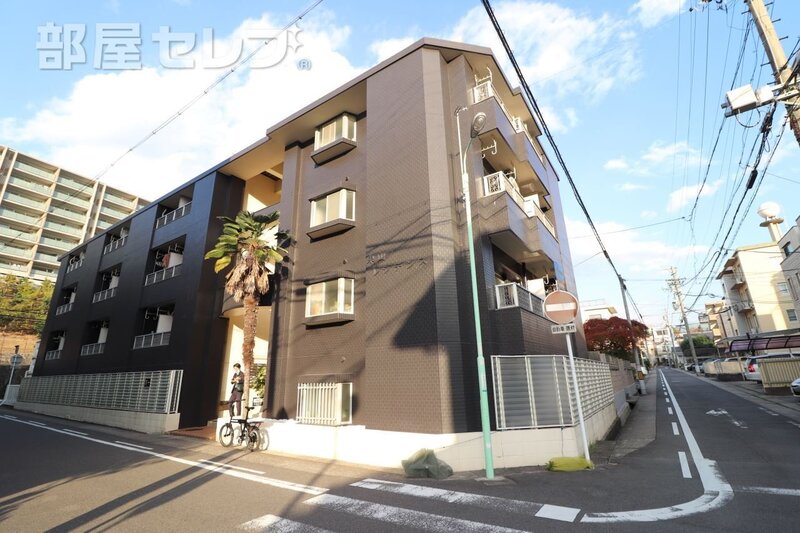 建物外観　タイル貼りの外観です。