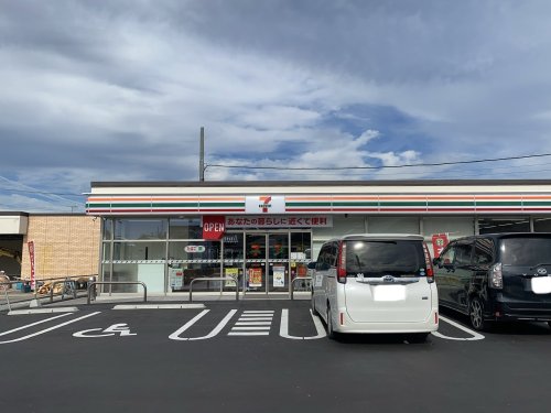コンビニ　セブン-イレブン美浜町布土店（コンビニ）まで978m