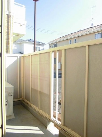 バルコニー　陽当たり良好なバルコニーです