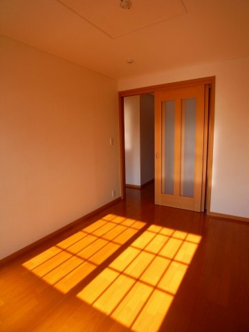 居室・リビング　ゆったり過ごせる居間です