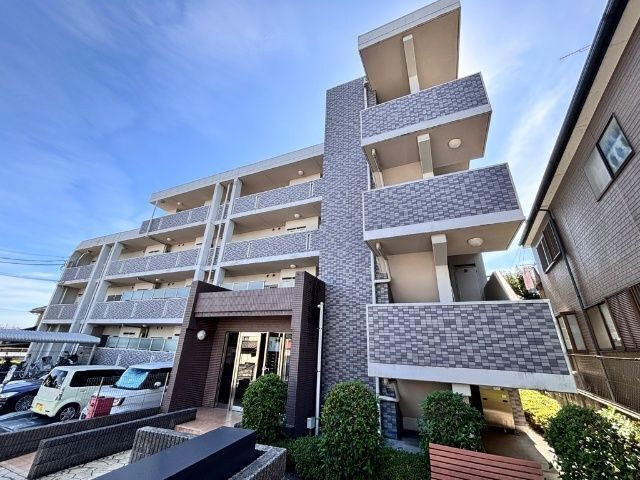 建物外観　オートロック付のマンションです。