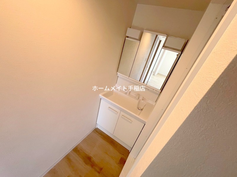 洗面設備　便利な洗面台付きでございます！