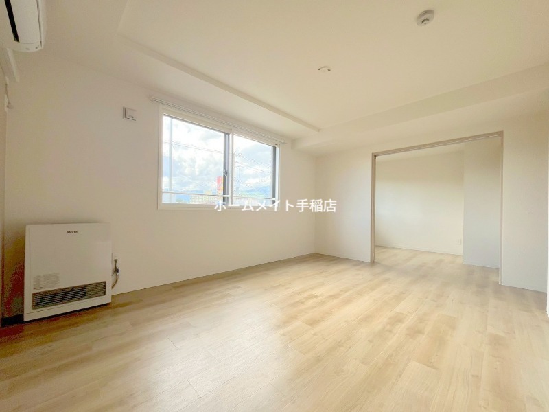 居室・リビング　広々リビングスペースございます！