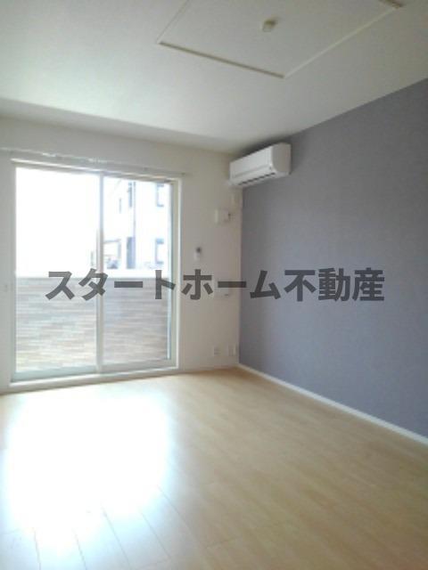 居室・リビング　ゆったり過ごせる居間です