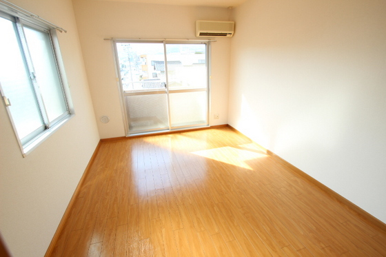 居室・リビング　※別号室の写真です。