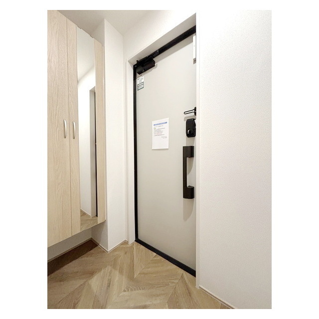 玄関　来客時も安心、リビングが見えにくい玄関