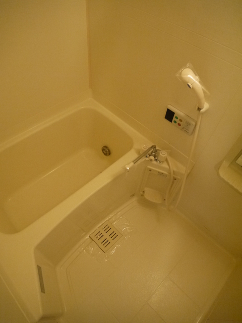 バス・シャワールーム　追焚き機能付バス♪