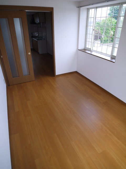 居室・リビング　２面採光の南向き♪