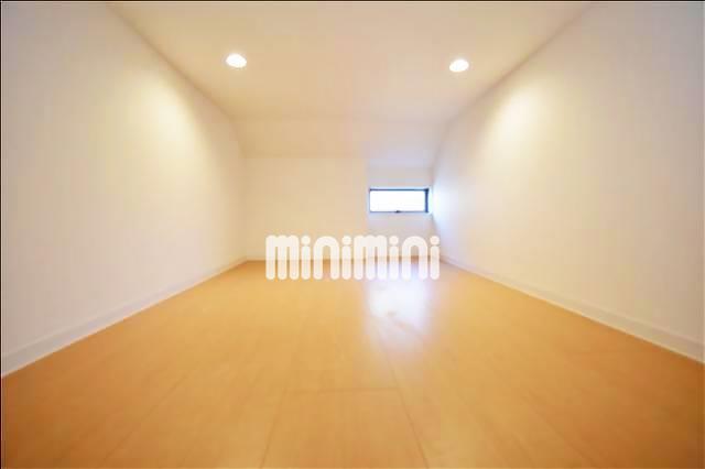 その他部屋・スペース　４．８帖のロフト、窓付きです。