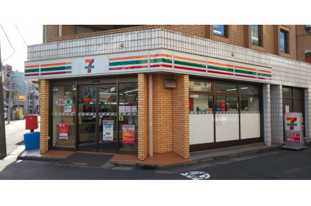 コンビニ　セブンイレブン 渋谷千駄ヶ谷3丁目店（コンビニ）まで292m