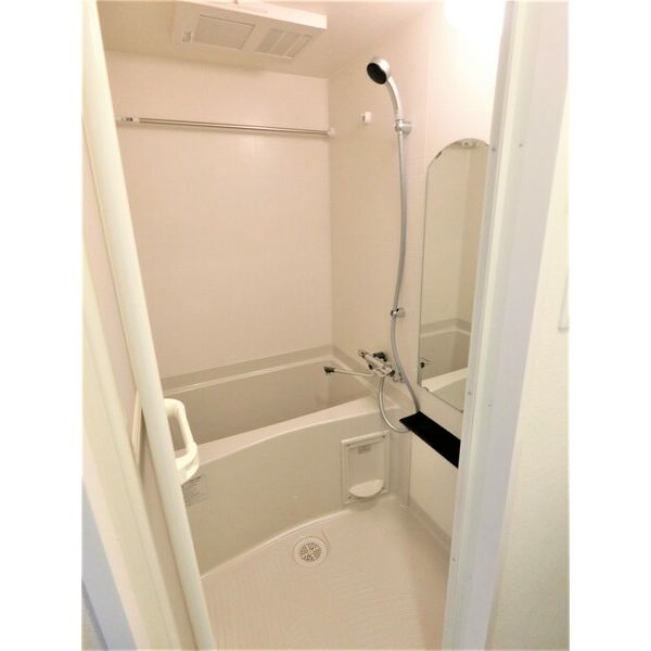 バス・シャワールーム　浴室乾燥機付き