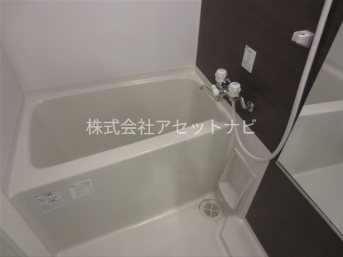 バス・シャワールーム　※同仕様反転タイプの参考画像になります。