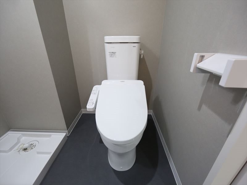 トイレ　温水洗浄暖房便座付トイレ