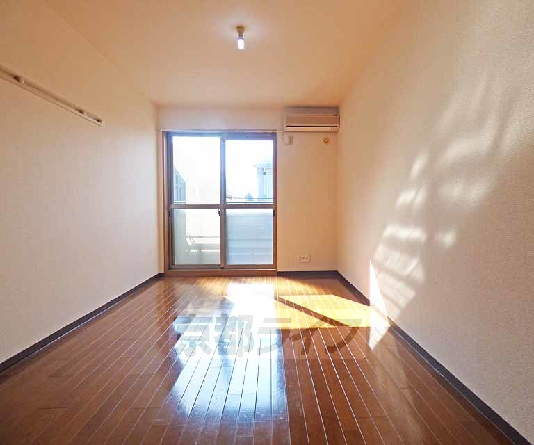 居室・リビング　広々としたお部屋です。